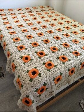 Vintage Crochet Sunflower Blanket 70x96
